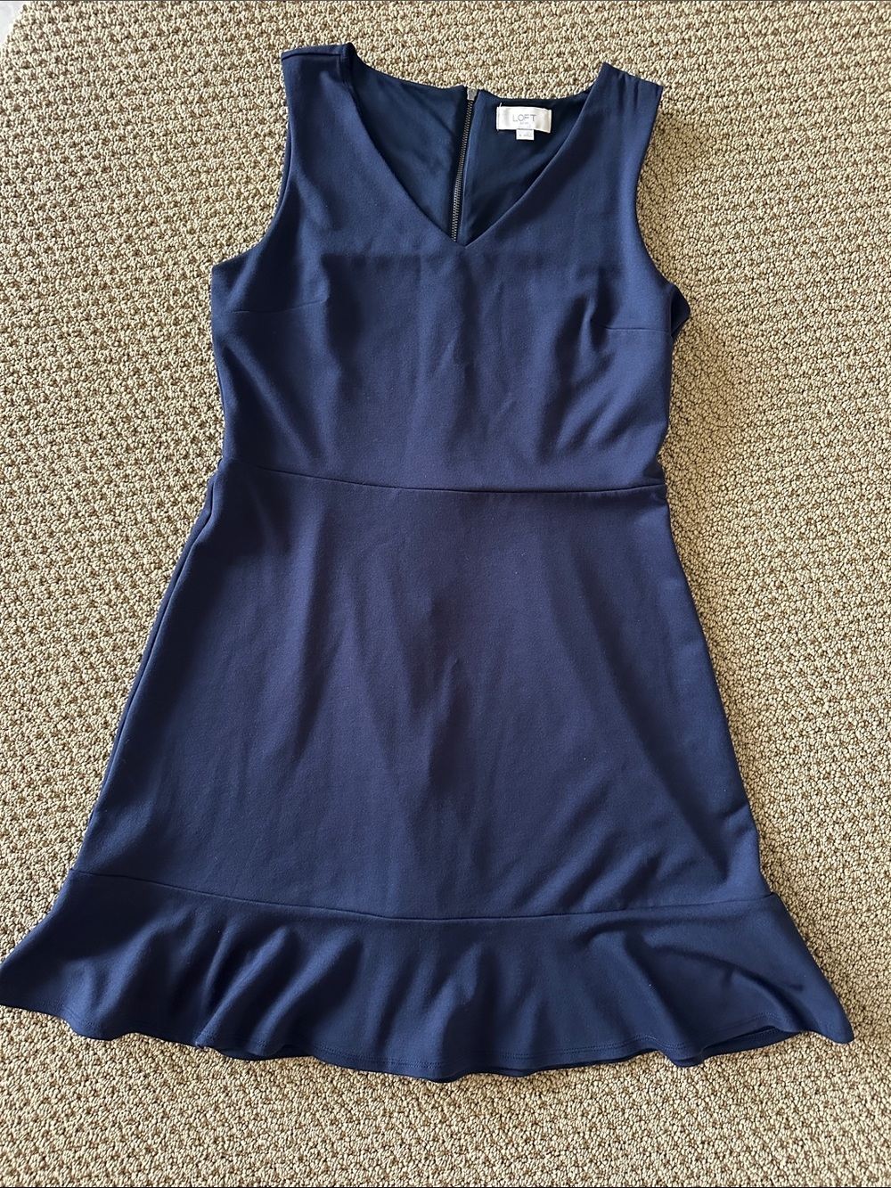 LOFT Navy Sleeveless V-Neck Ruffle Hem Dress.  Zipper back.  Size 6